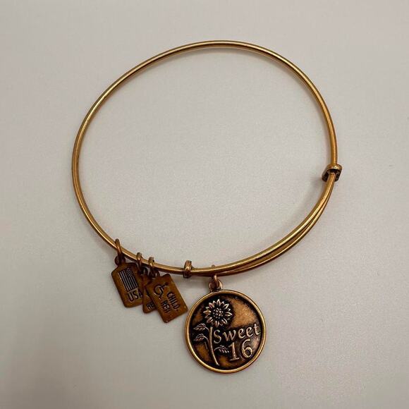 "Sweet 16" bangle gold bracelet from Wind & Fire - Picture 3 of 8